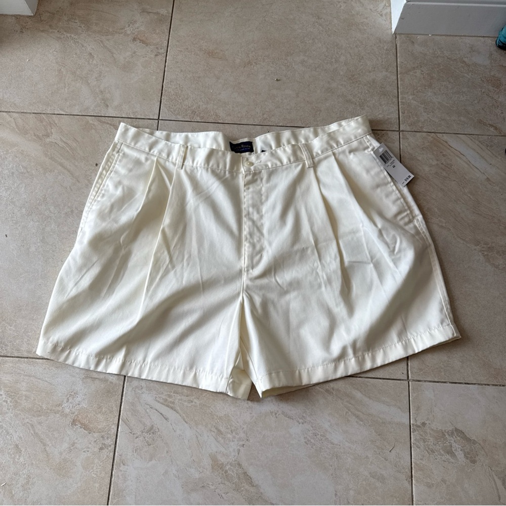 Club Room Cream Cargo Shorts